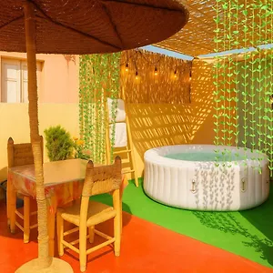 Safran Rouge Jacuzzi Rooftop Couette-café Marrakesh